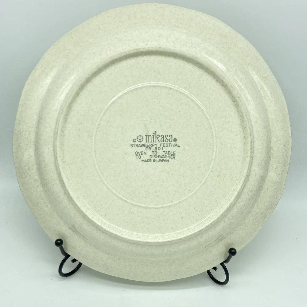 Mikasa Strawberry Festival Dinner Plate EB 801 10.75